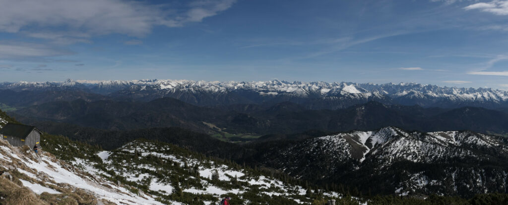 Panorama Ausblick in das Karwendelgebirge von der Benediktenwand