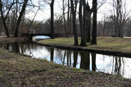 Die künstlich angelegte Wasserlandschaft vor der Pagodenburg im Nymphenburger Schlosspark ist ein wahres Kleinod