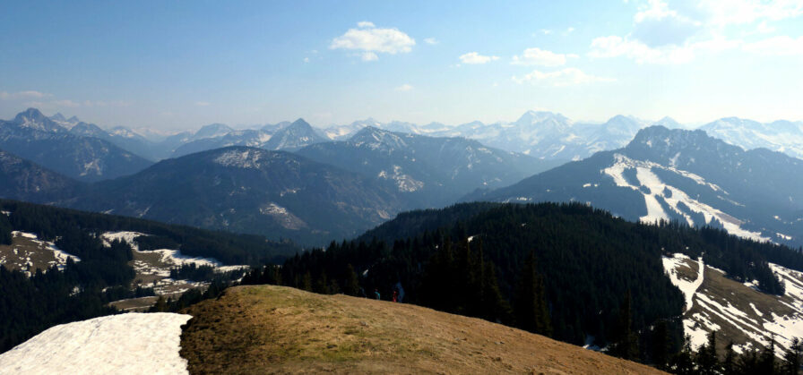 Ausblick von der Reuterwanne in Richtung Tannheimer-Tal, Gaißhorn und und Einstein am Horizont