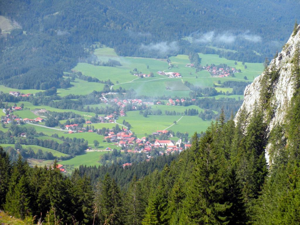 Blick zurück ins Tal auf dem Weg zum Breitenstein