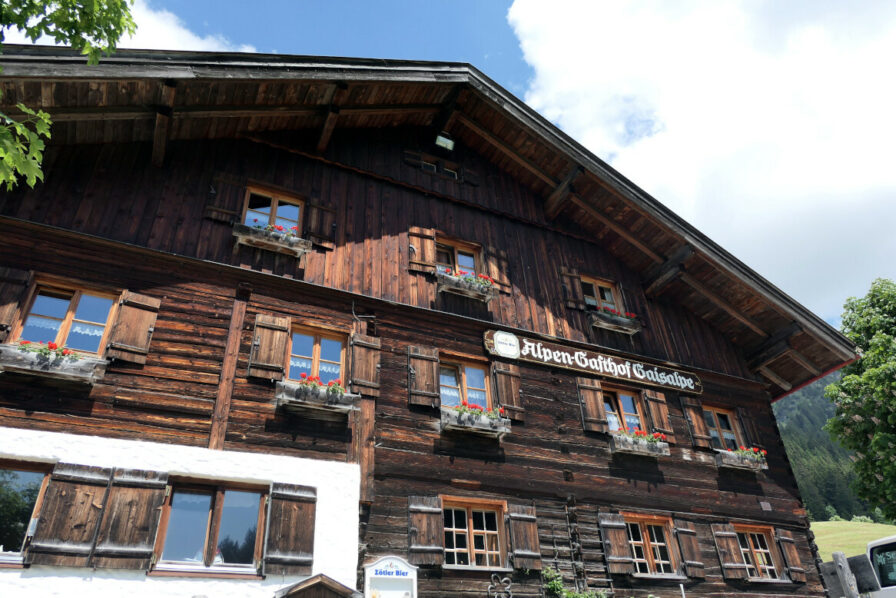 Die Gaisalpe bezaubert mit klassischer bayerischer Holzhausoptik