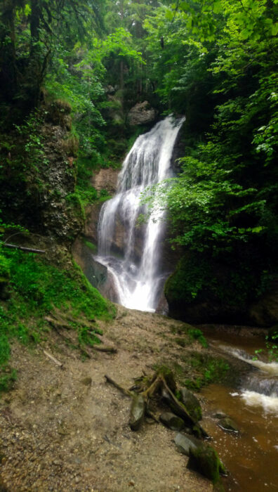 Der Wasserfall am Schrattenbach im Falltobel bei Niedersonthofen