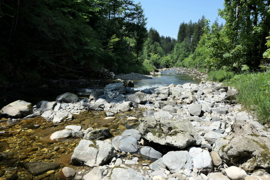 Die Wertach unweit des gleichnamigen Zielortes des Sebaldwegs